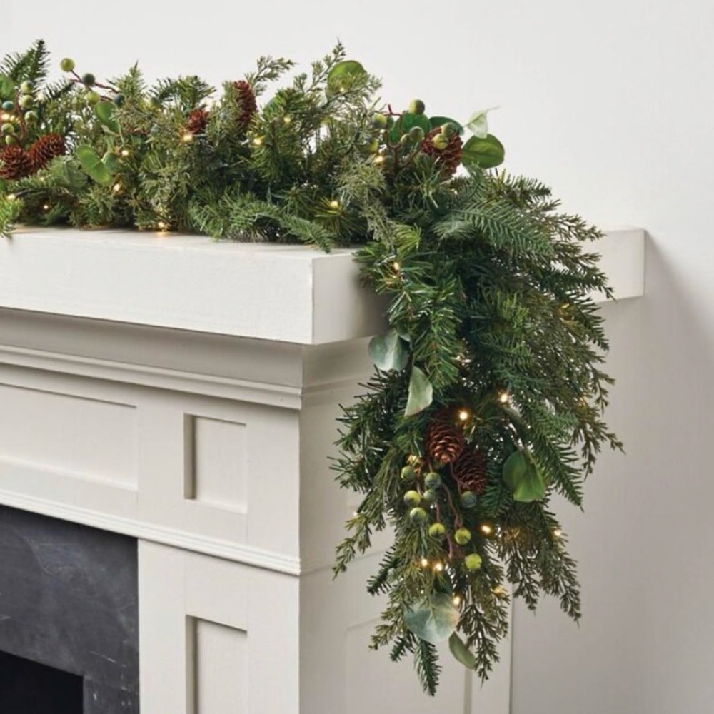 Frontgate Garland with Lights - 9 ft - NWT